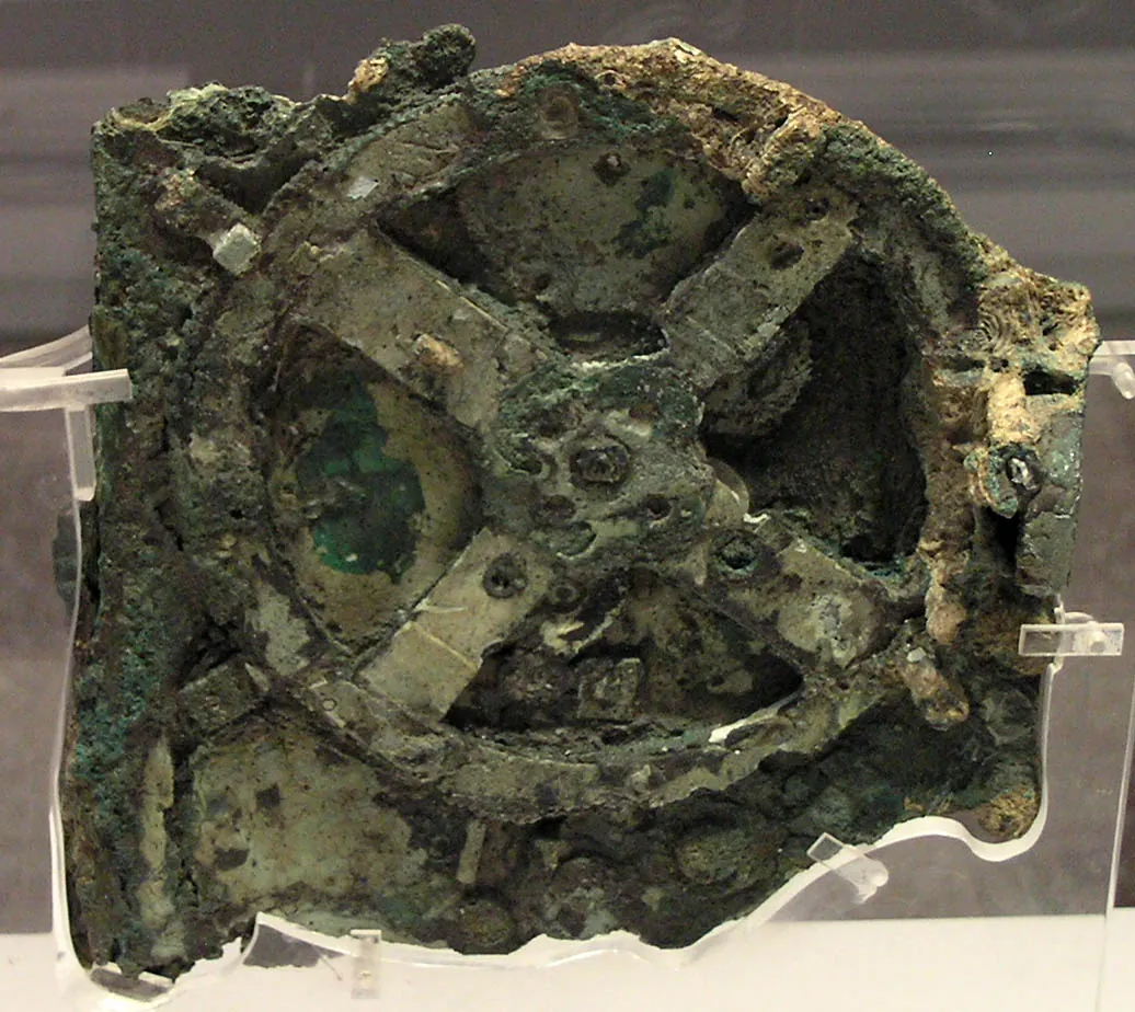 Gizemli Antik Teknolojiler - 2000 yıl önce yapılan Antikythera mekanizması Nama machine danticythere 1.webp